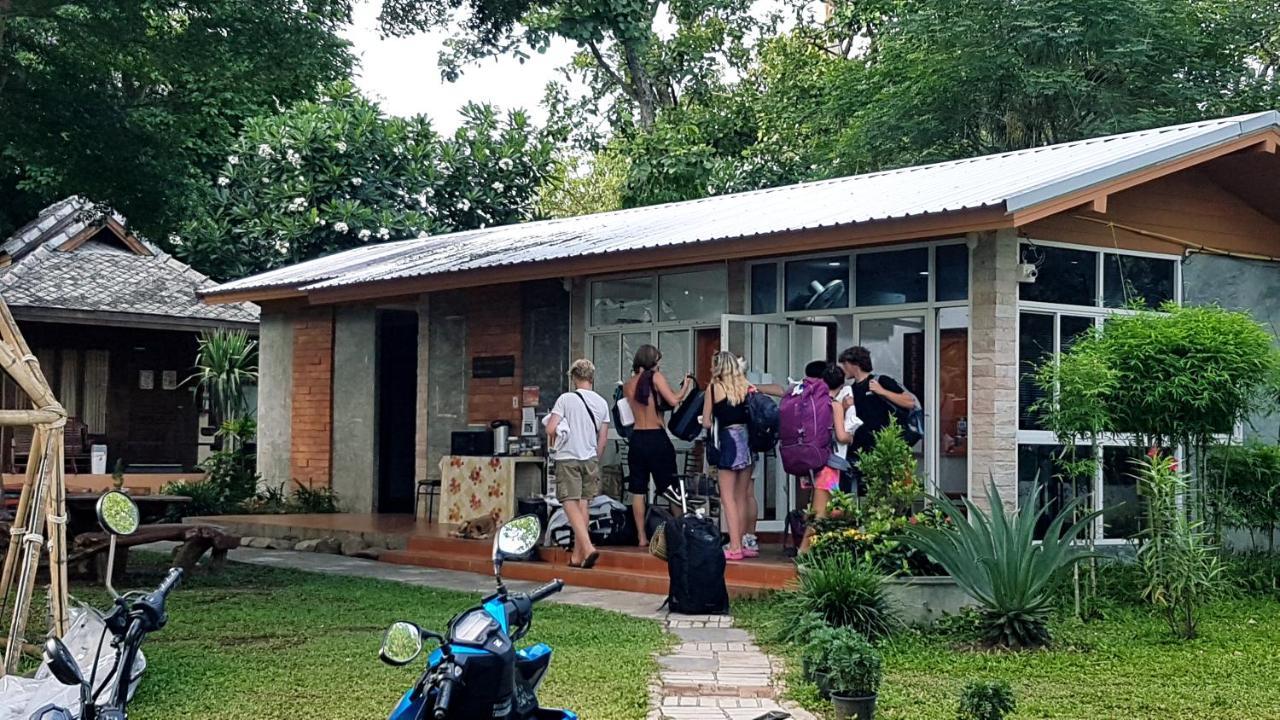 Brick House Hostel Pai Buitenkant foto